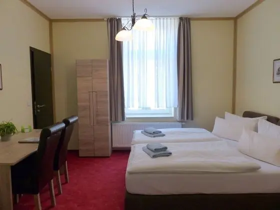 Standard Tek Büyük Yataklı Oda