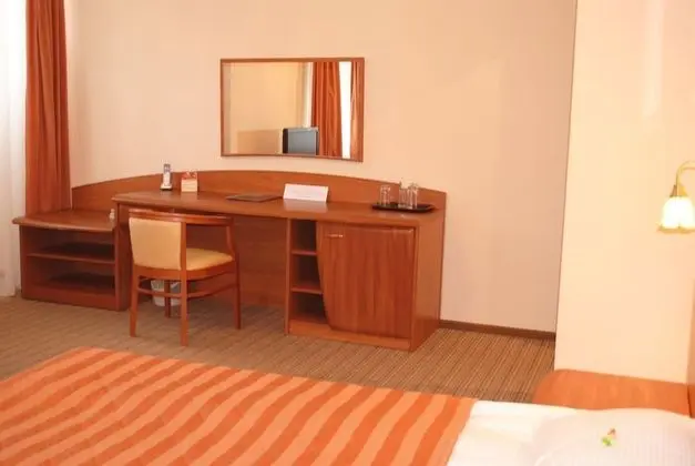 Comfort Tek Büyük veya İki Ayrı Yataklı Oda, 1 Yatak Odası
