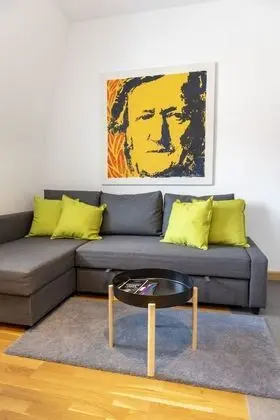 City Apart Daire, 1 Büyük (Queen) Boy Yatak ve Çekyat, Mutfak (Elisabeth)