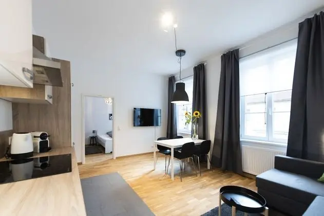 City Apart Daire, 1 Büyük (Queen) Boy Yatak ve Çekyat, Mutfak (Sophie)