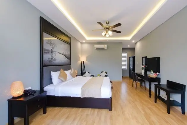 Deluxe Tek Büyük veya İki Ayrı Yataklı Oda, Havuz Manzaralı