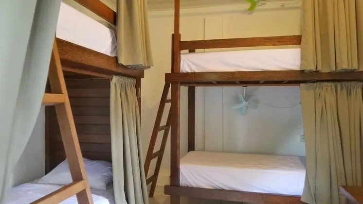 Ortak Ranzalı Oda, 1 Tek Kişilik Yatak