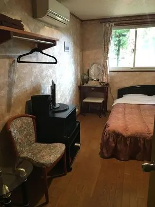 Tek Büyük Yataklı Oda, Ortak Banyo