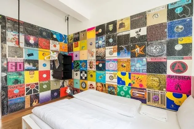 02 - Wall of Sound
