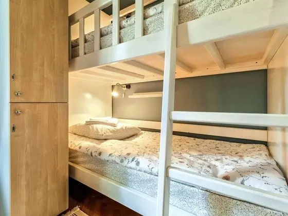 Ortak Ranzalı Oda, Sadece kadınlar için