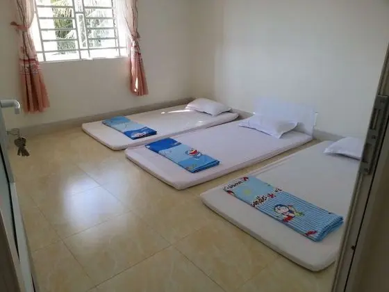 Family Villa, Avlu