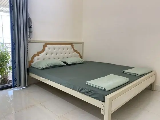 Standard Ev, 6 Yatak Odası, Havuz Kenarı