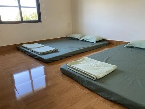 Standard Ev, 6 Yatak Odası, Havuz Kenarı