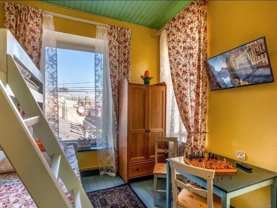 Standard Üç Kişilik Oda, Ortak Banyo, Şehir Manzaralı