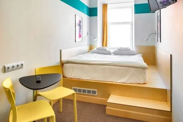 Basic Tek Büyük Yataklı Oda