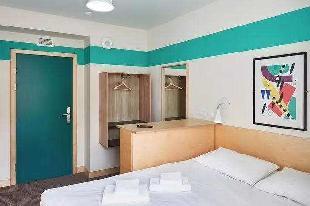 Basic Tek Büyük Yataklı Oda