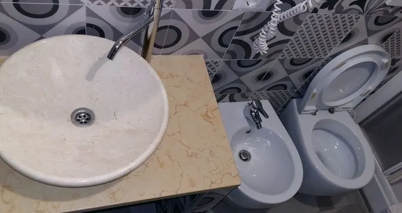 Economy Tek Büyük veya İki Ayrı Yataklı Oda