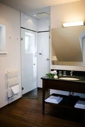 Comfort Tek Büyük Yataklı Oda, 1 Çift Kişilik Yatak, Dağ Manzaralı