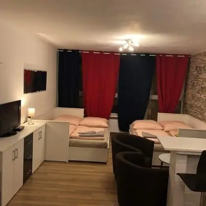 Stüdyo (1, incl. 30 EUR  Cleaning Fee)