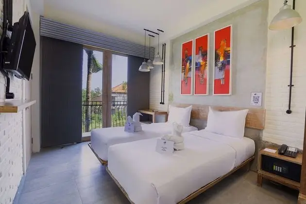 Deluxe Oda, Balkon, Havuz Manzaralı