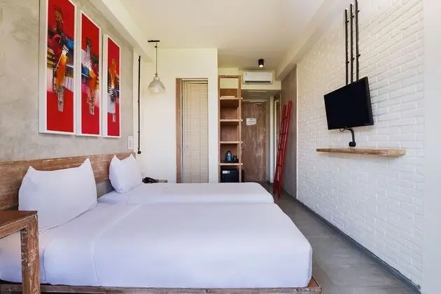 Deluxe Oda, Balkon, Havuz Manzaralı
