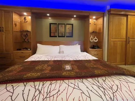 Signature Oda, 1 En Büyük (King) Boy Yatak, Şömine, Bahçe Manzaralı