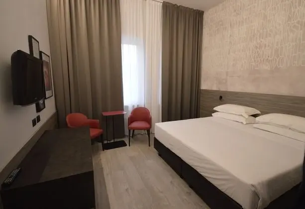 Standard Tek Büyük Yataklı Oda