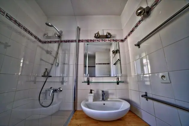 Superior Tek Büyük veya İki Ayrı Yataklı Oda, Banyolu/Duşlu, Deniz Manzaralı (Balcon/Balcony)