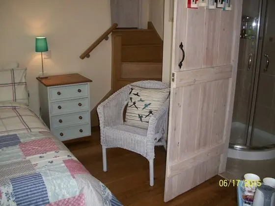 Comfort Tek Büyük Yataklı Oda, Banyolu/Duşlu, Bahçe Manzaralı (The Garden Room)