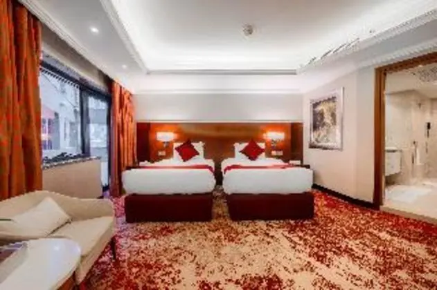 JUNIOR SUITE