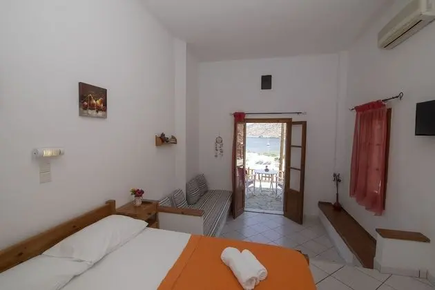 Tek Büyük veya İki Ayrı Yataklı Oda, Deniz Manzaralı