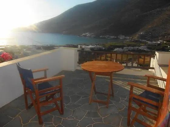 Tek Büyük veya İki Ayrı Yataklı Oda, Deniz Manzaralı