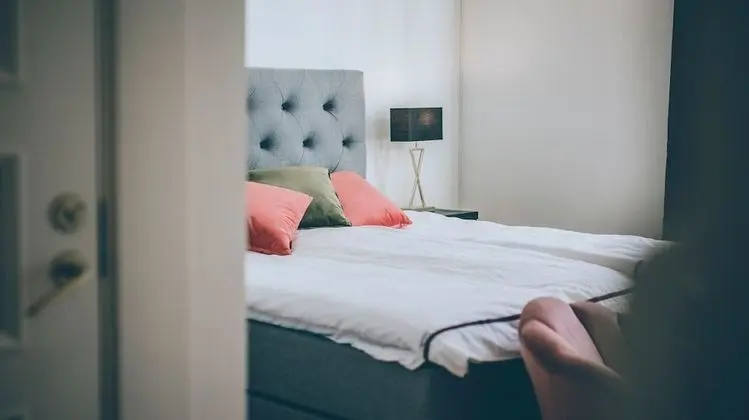 Basic Tek Büyük Yataklı Oda