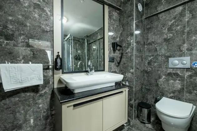Triple, Şehir Manzaralı