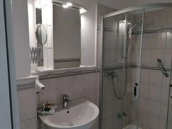 Comfort Tek Büyük Yataklı Oda, 1 Büyük (Queen) Boy Yatak, Sigara İçilmez, Bahçe Manzaralı