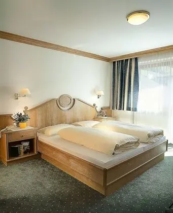 Premium Tek Büyük Yataklı Oda