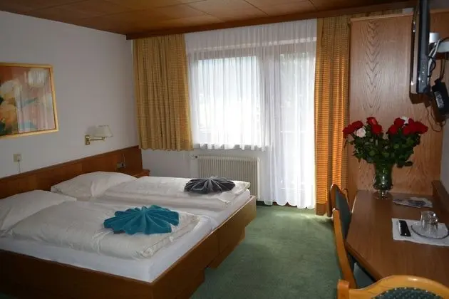 Premium Tek Büyük Yataklı Oda