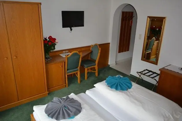 Premium Tek Büyük Yataklı Oda