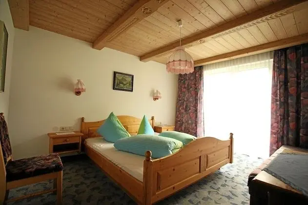 Tek Büyük Yataklı Oda, Balkon, Dağ Manzaralı
