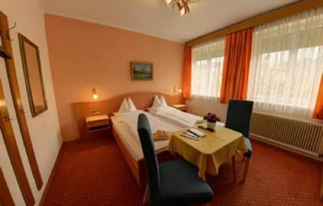 Basic Tek Büyük Yataklı Oda, Sigara İçilmez, Dağ Manzaralı