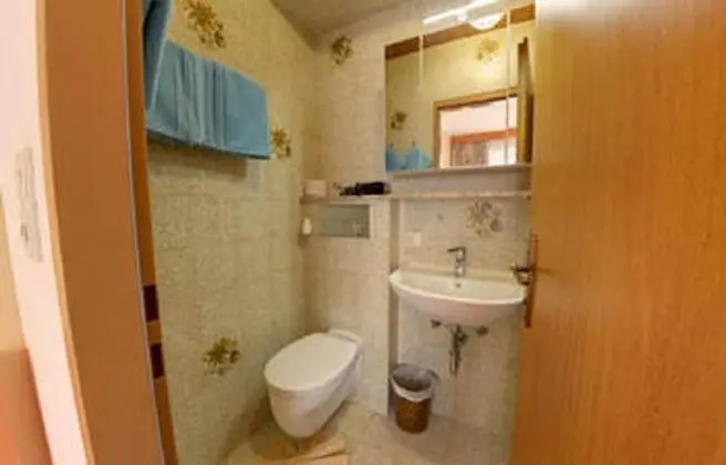 Basic Tek Büyük Yataklı Oda, Sigara İçilmez, Dağ Manzaralı