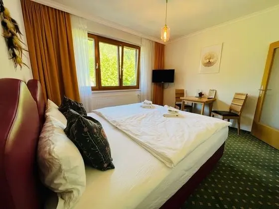 Basic Tek Büyük veya İki Ayrı Yataklı Oda