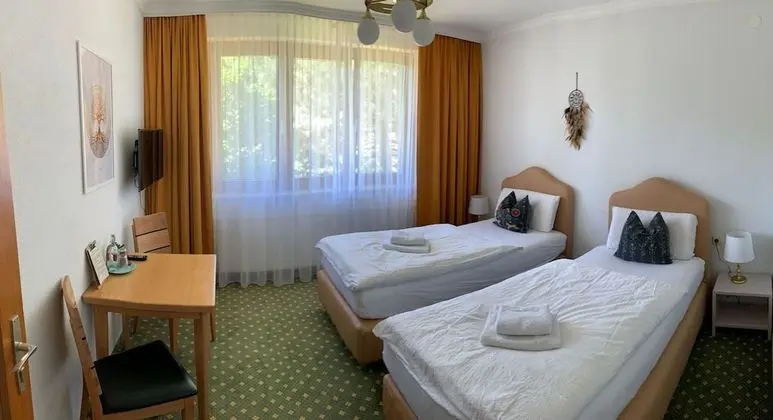 Basic Tek Büyük veya İki Ayrı Yataklı Oda