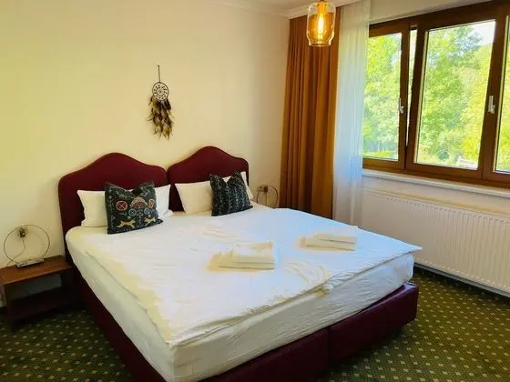 Basic Tek Büyük veya İki Ayrı Yataklı Oda