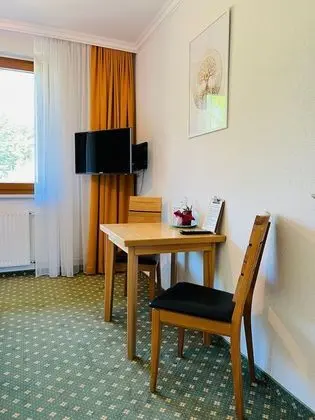 Basic Tek Büyük veya İki Ayrı Yataklı Oda