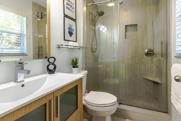 Ev (Fruit & Wine Saltwater Pool Home)