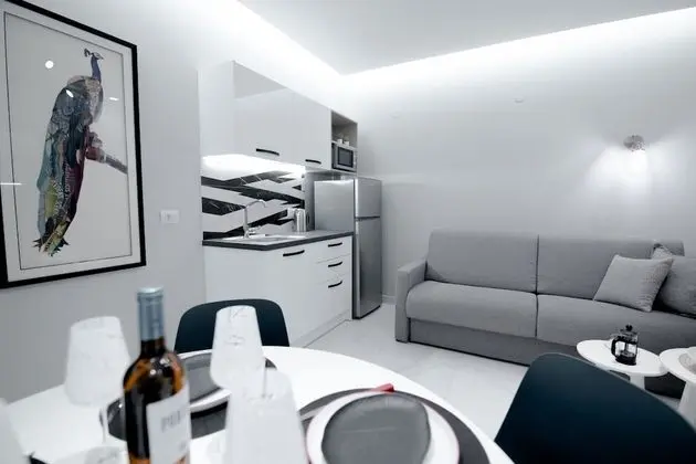 Deluxe Apart Daire (White)