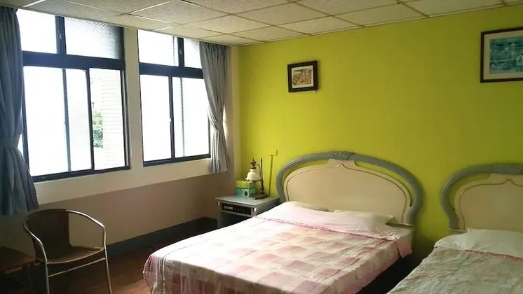 Üç Kişilik Oda, Birden Çok Yatak, Sigara İçilmez