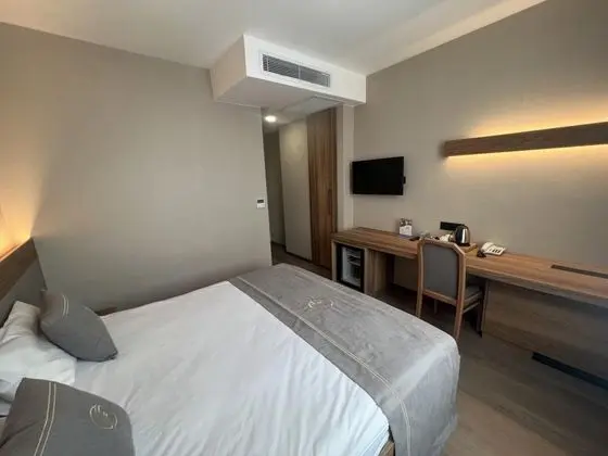 Standart Oda, Kara Manzaralı