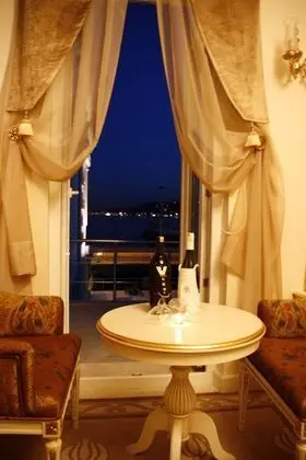 One Bedroom Suite Sea View