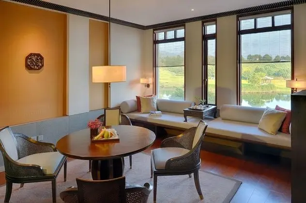 Basic Oda, Bahçe Manzaralı