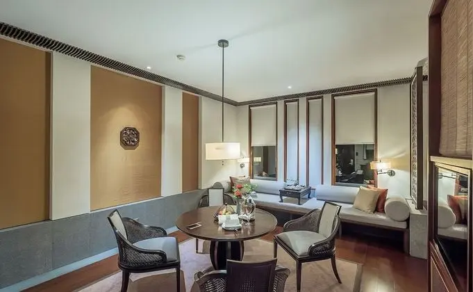 Premier Süit (Fuchun)