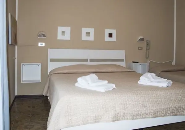 Üç Kişilik Oda, Balkon