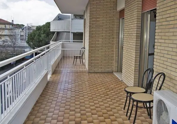 Üç Kişilik Oda, Balkon