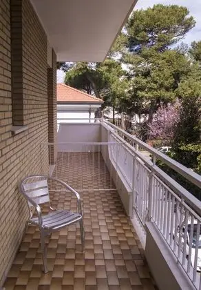 Üç Kişilik Oda, Balkon